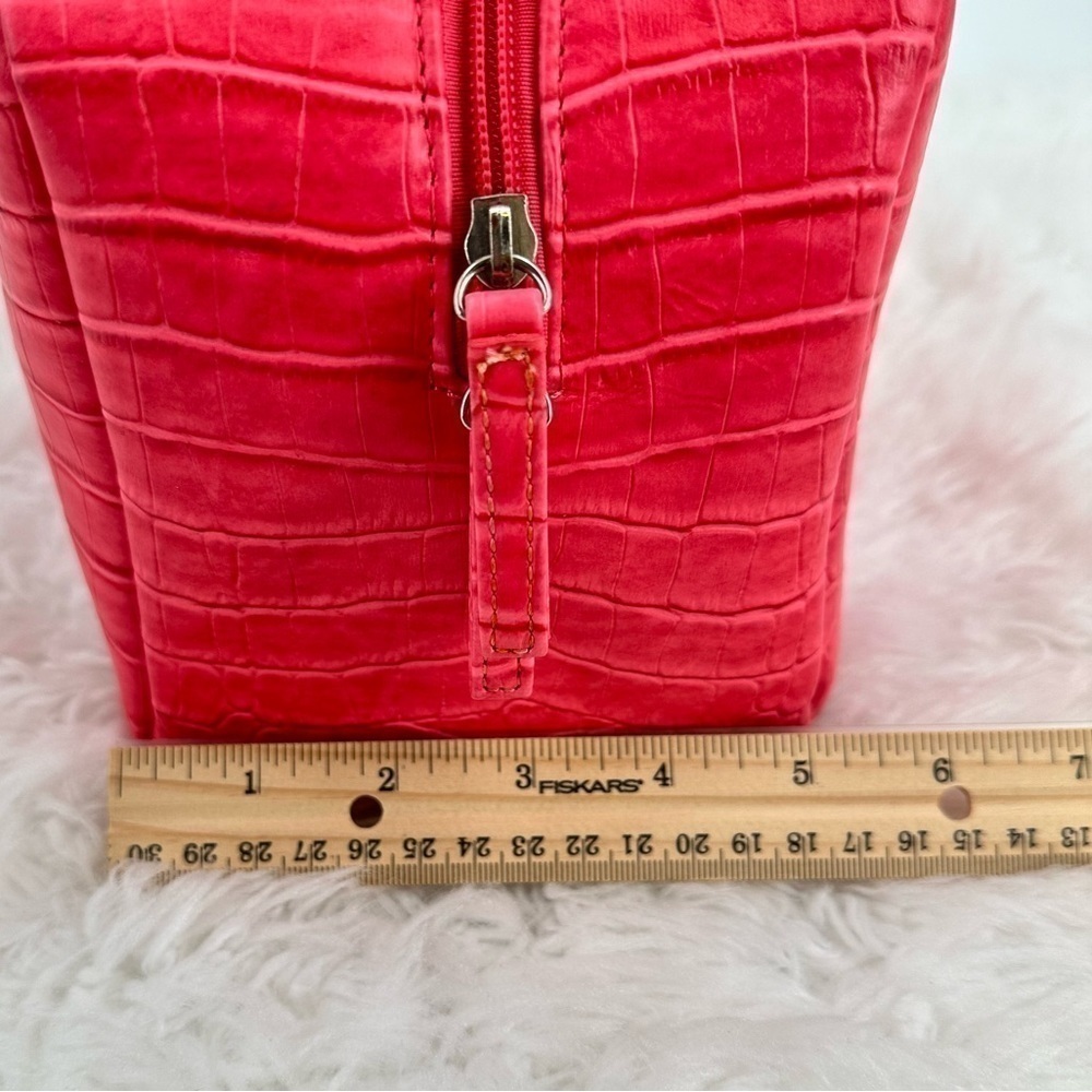 Susan Nichole Pink Crocodile Vegan Leather Oneness with Earth Hand/Cosmetic Bag - Picture 12 of 15